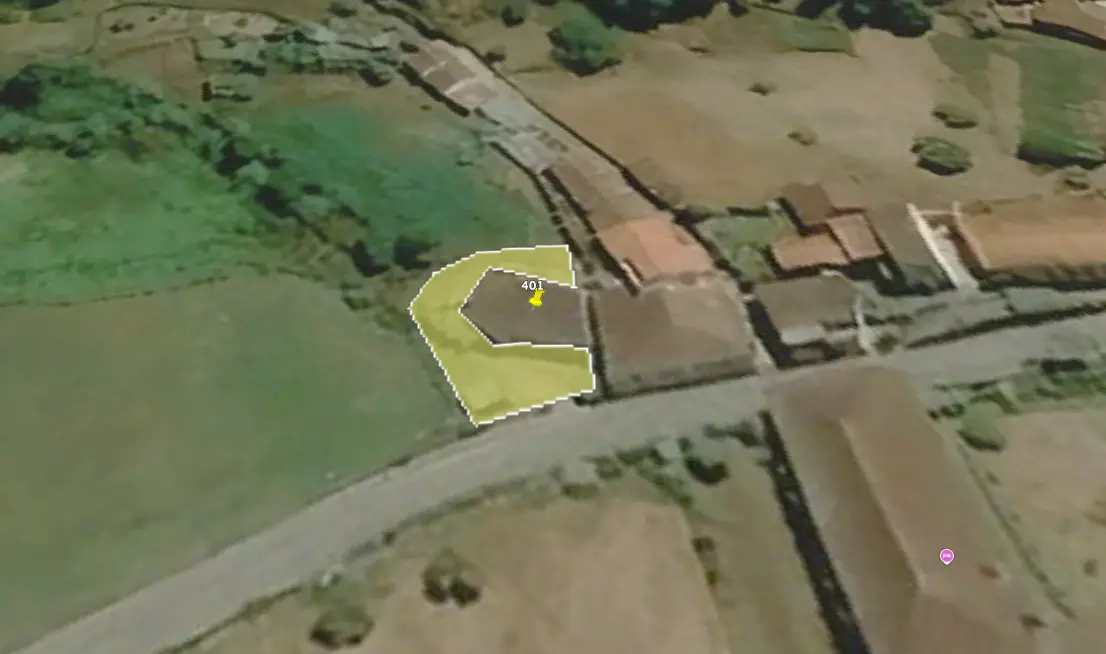 Logradouro and plot boundary