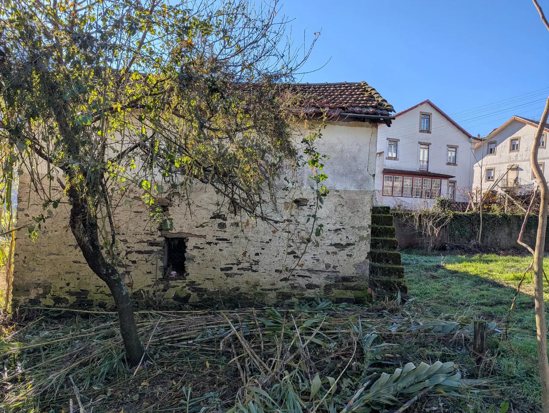 Side building near the village