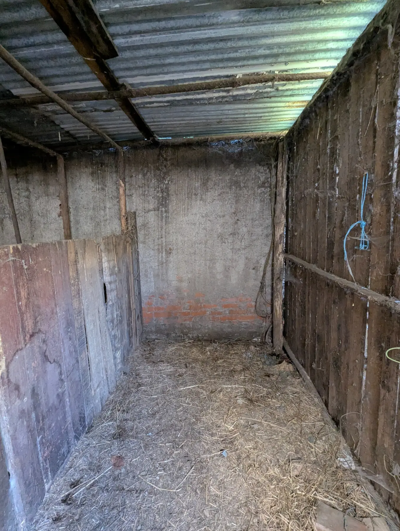 Stable compartment